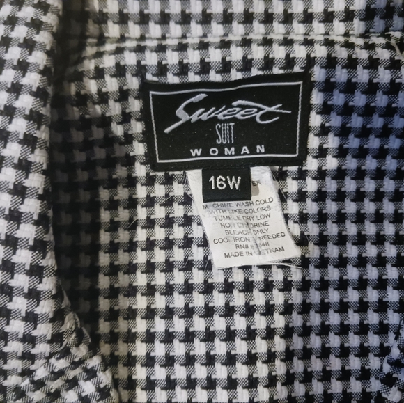 Sweet Suit Woman Houndstooth Blazer with Button-Down Closure – Size 16W - Picture 3 of 3